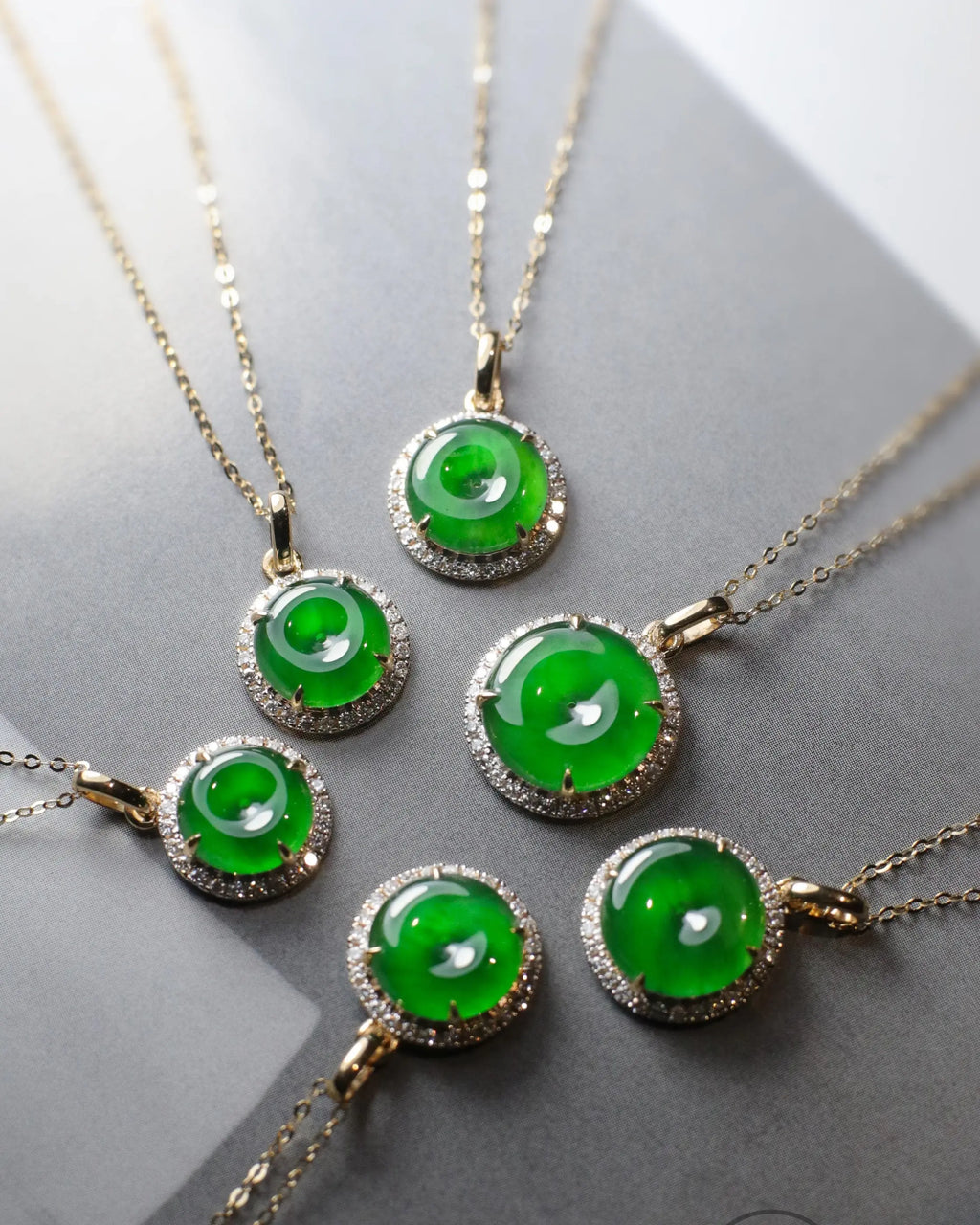 OEM/ODM/Wholesale 18K Gold Jadeite & Diamond Pendant with Enamel Back | 8–10mm Jade | 45cm