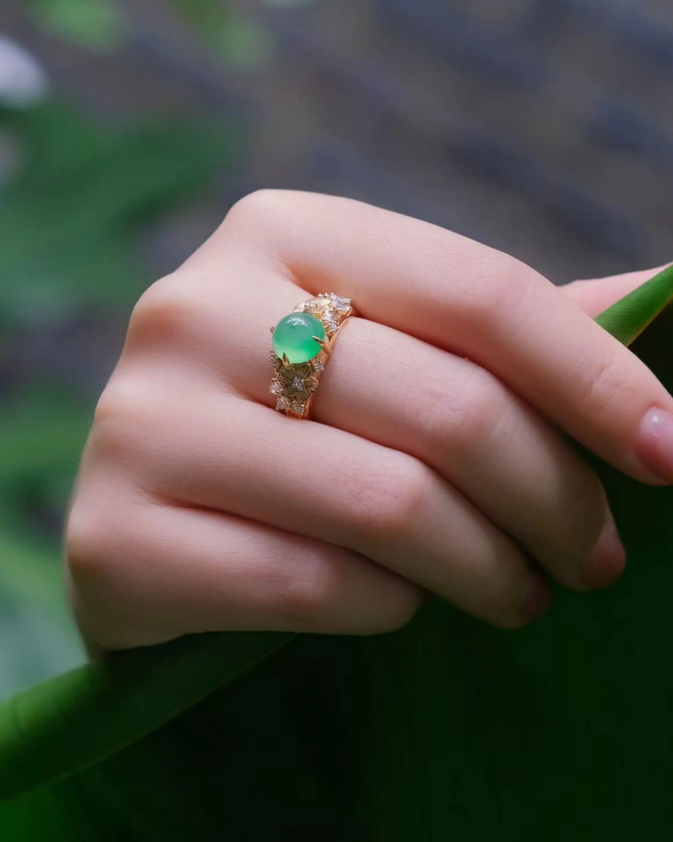 OEM/ODM/Wholesale 18K Gold Jadeite & Lab-Grown Diamond Floral Ring | 8×6mm Center | Size 13.5# | 4.49g