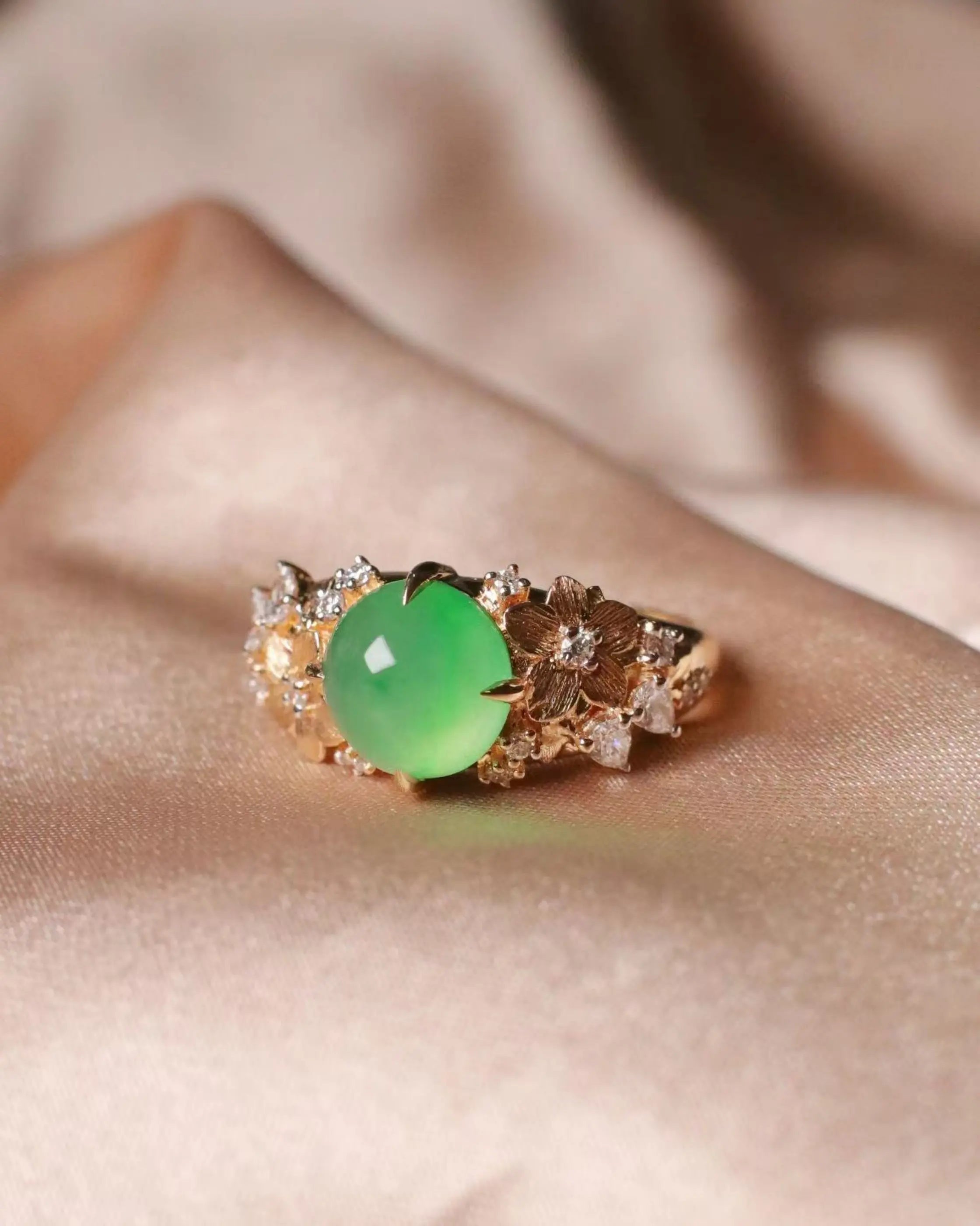 OEM/ODM/Wholesale 18K Gold Jadeite & Lab-Grown Diamond Floral Ring | 8×6mm Center | Size 13.5# | 4.49g
