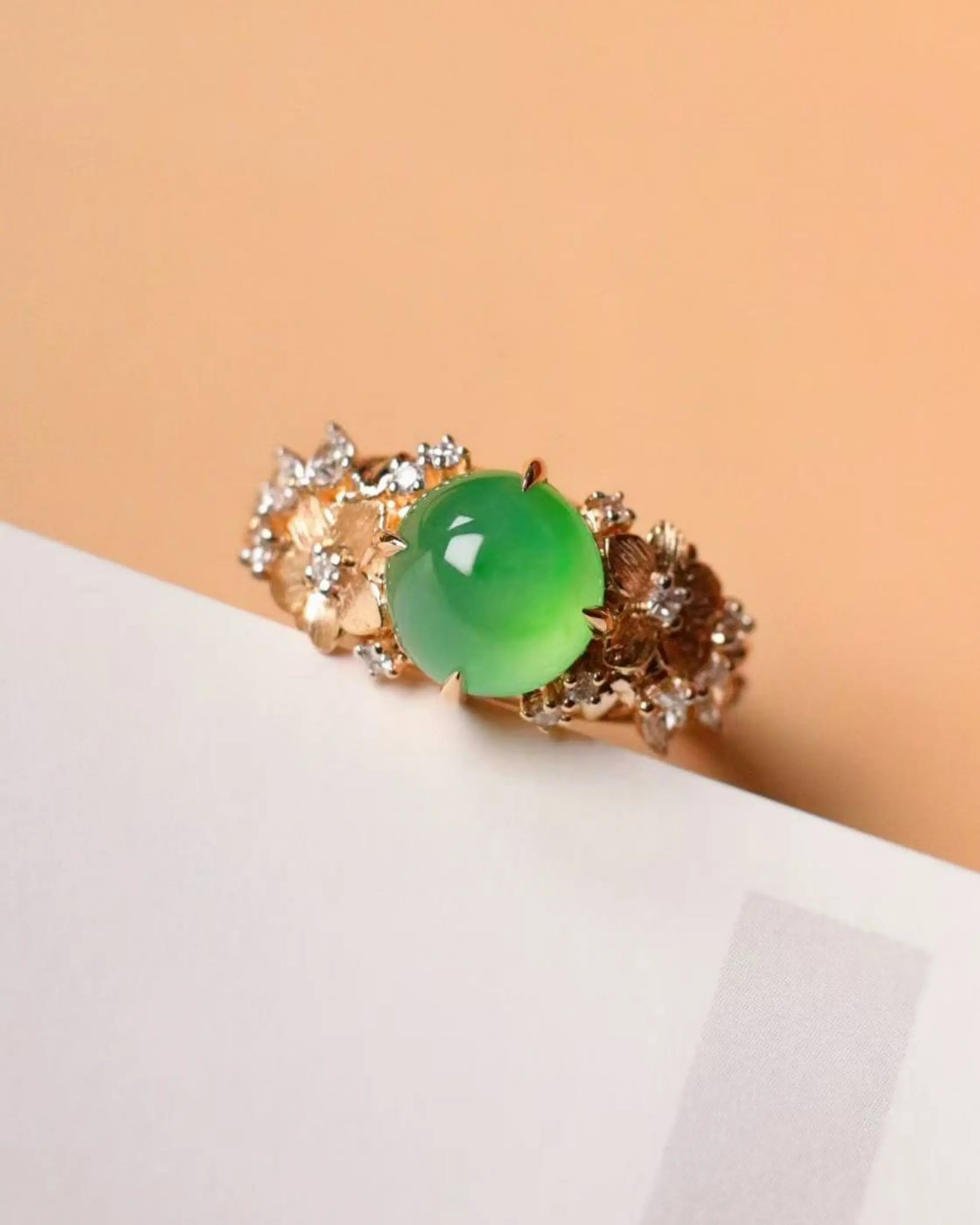 OEM/ODM/Wholesale 18K Gold Jadeite & Lab-Grown Diamond Floral Ring | 8×6mm Center | Size 13.5# | 4.49g