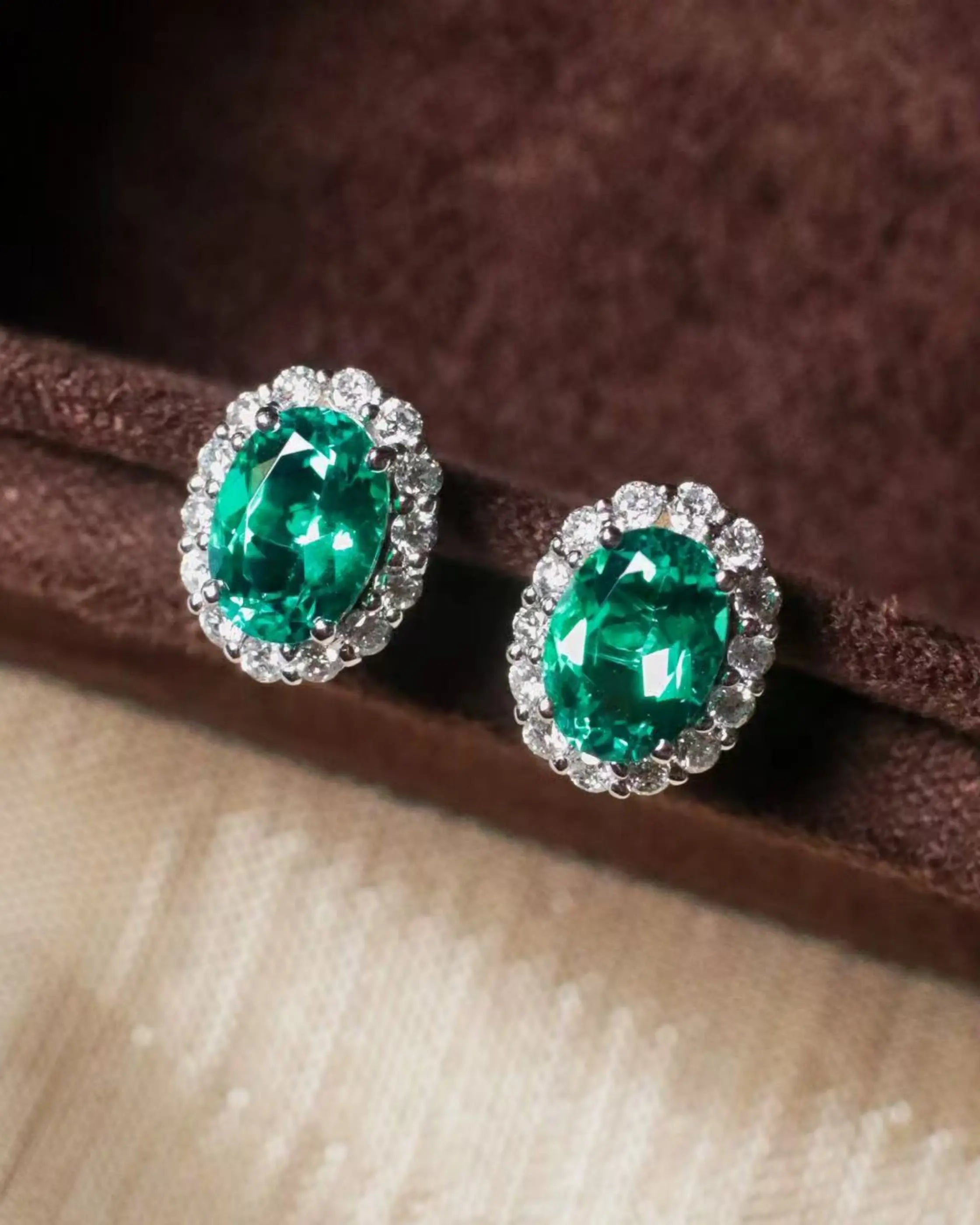 OEM/ODM/Wholesale Oval Lab-Grown Emerald Halo Stud Earrings in 9K White Gold | 1.40ct + 0.42ct | 2.0g | Classic Elegance