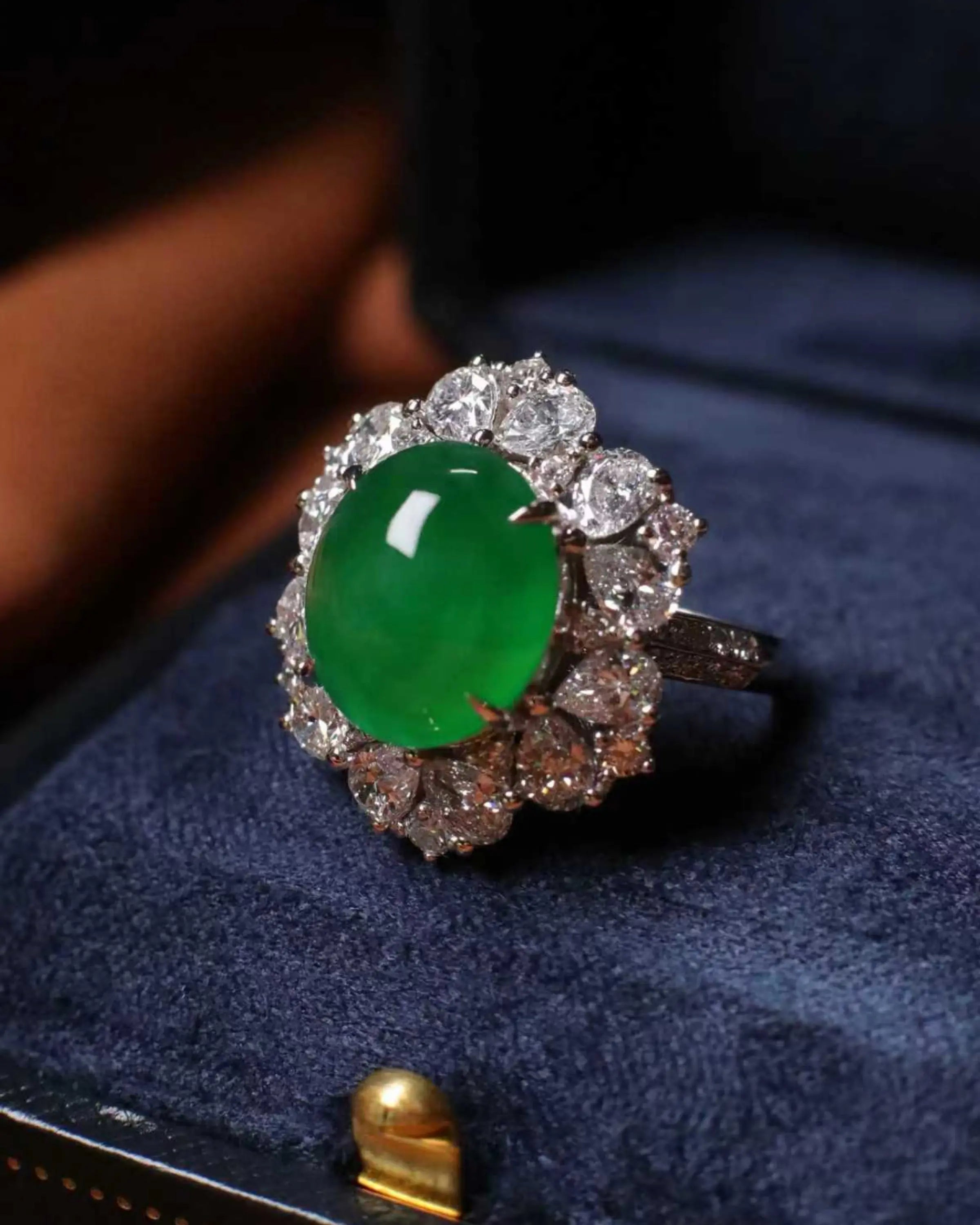 OEM/ODM/Wholesale 18K White Gold Jadeite & Lab-Grown Diamond Ring | 12.7×11.5×6mm Center | Size 15# | 18K | 10.2g