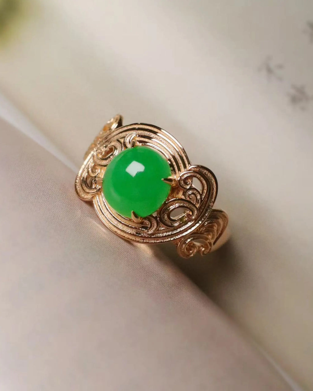 OEM/ODM/Wholesale 18K Gold Jadeite Ring | 7.5mm Green Jade | 4.44g