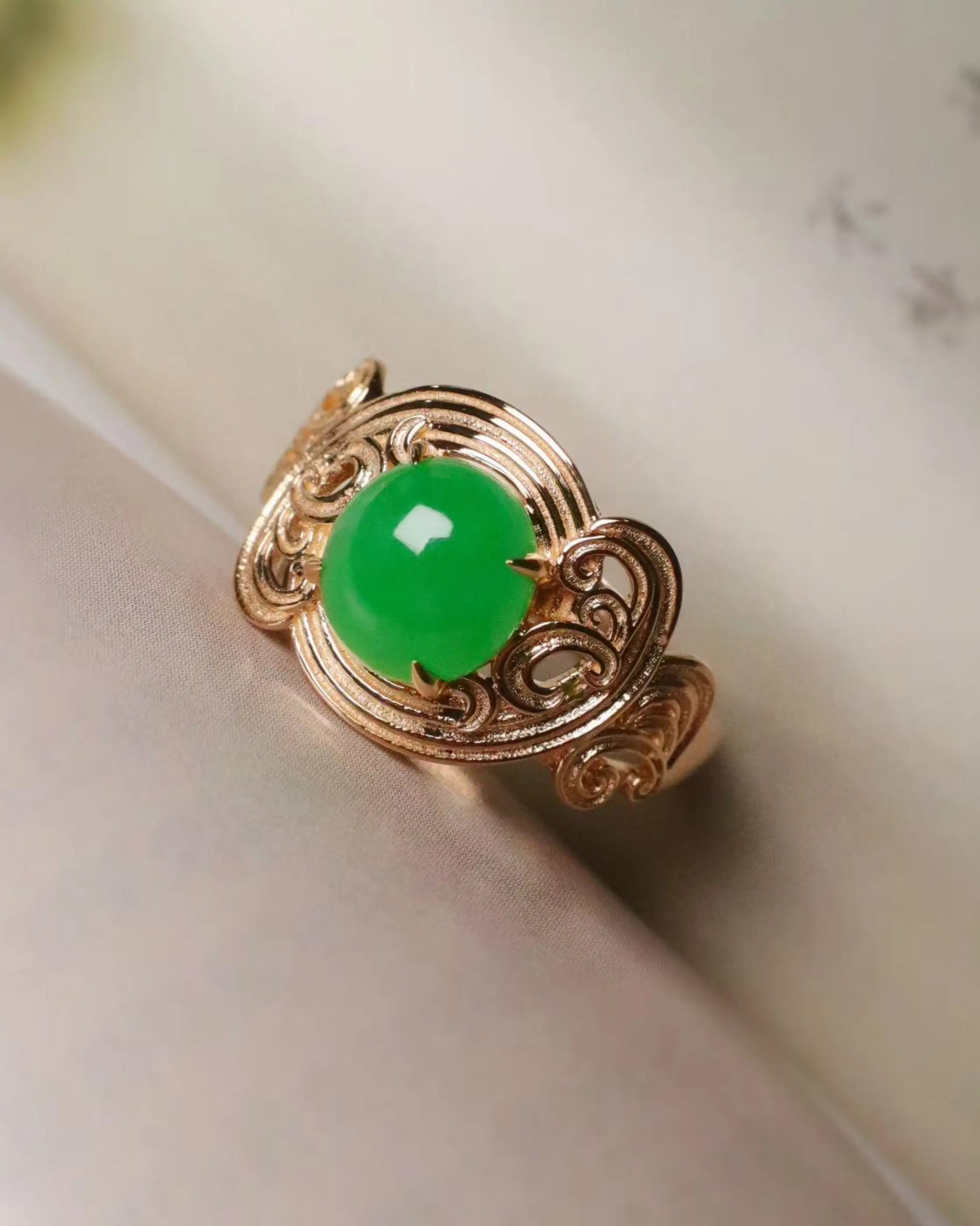 OEM/ODM/Wholesale 18K Gold Jadeite Ring | 7.5mm Green Jade | 4.44g