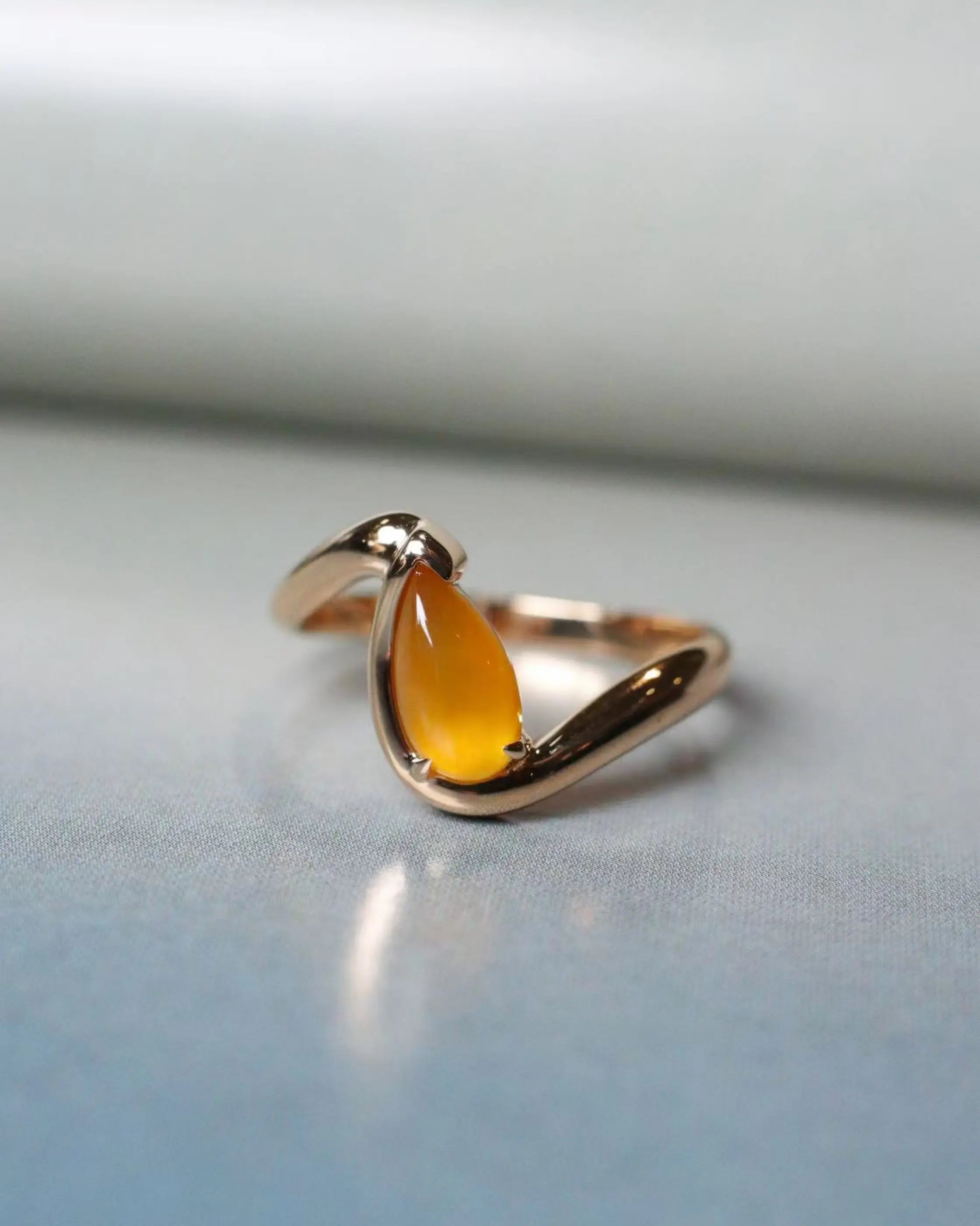 OEM/ODM/Wholesale 18K Gold Yellow Jadeite Ring | 4.75×8.5×4.5mm Center | 2.85g | Size 13