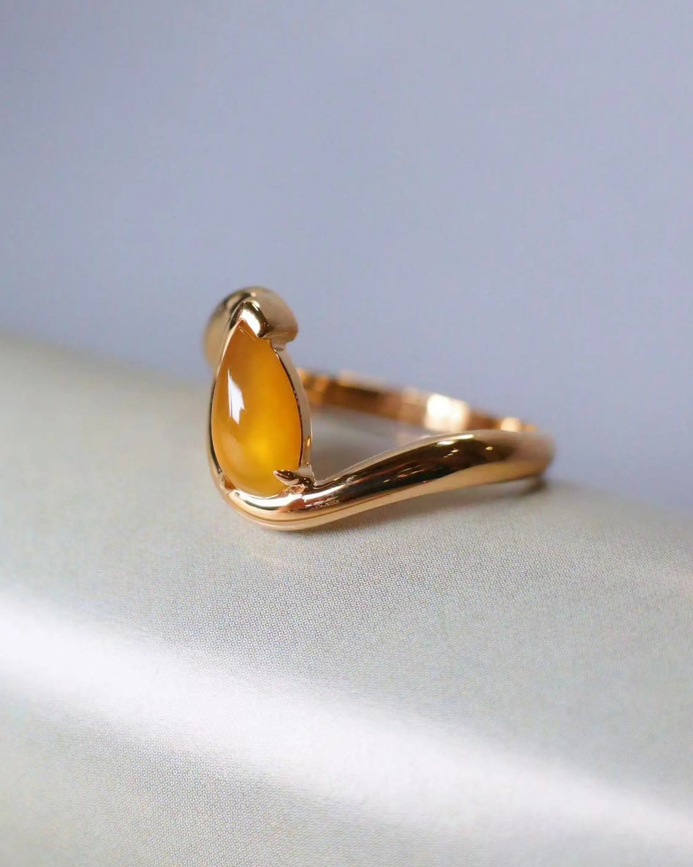 OEM/ODM/Wholesale 18K Gold Yellow Jadeite Ring | 4.75×8.5×4.5mm Center | 2.85g | Size 13