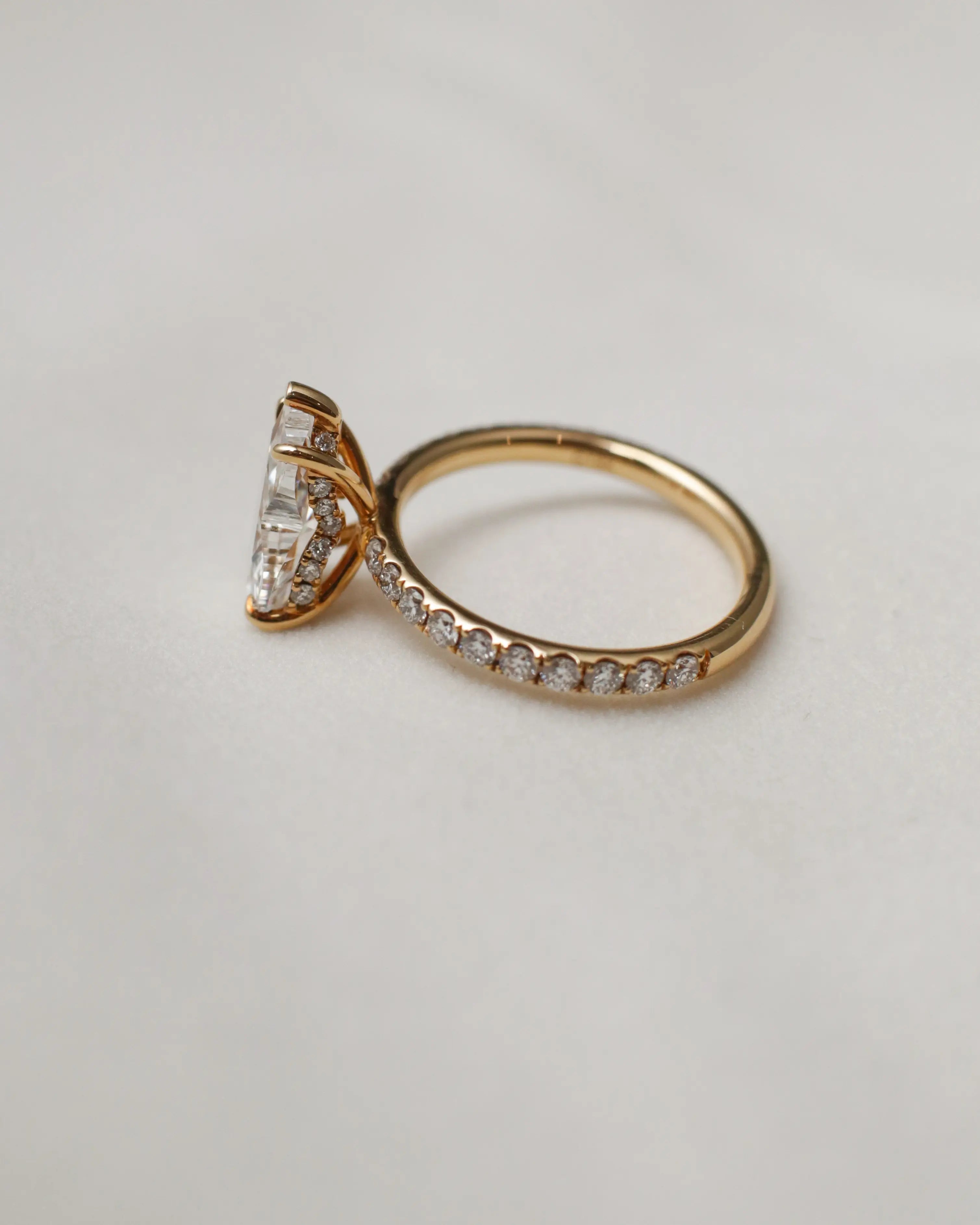 OEM/ODM/Wholesale Pear-Cut Lab-Grown Diamond Engagement Ring with Pavé Band in 18K Yellow Gold | 2.685ct + 0.643ct | Elegant Statement Design