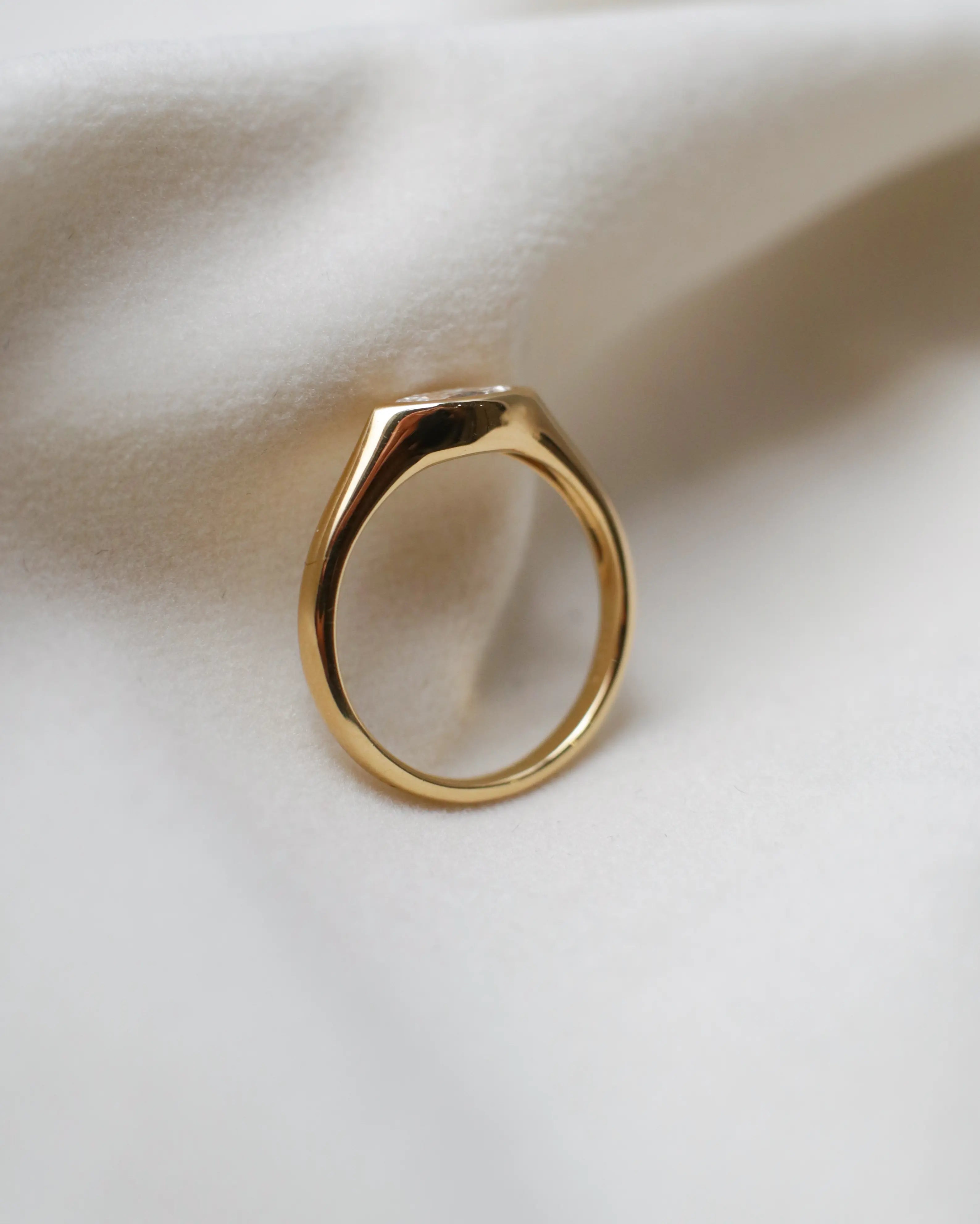 OEM/ODM/Wholesale Marquise-Cut Lab-Grown Diamond Bezel Ring in 18K Yellow Gold | 0.433ct | Minimalist Modern Design