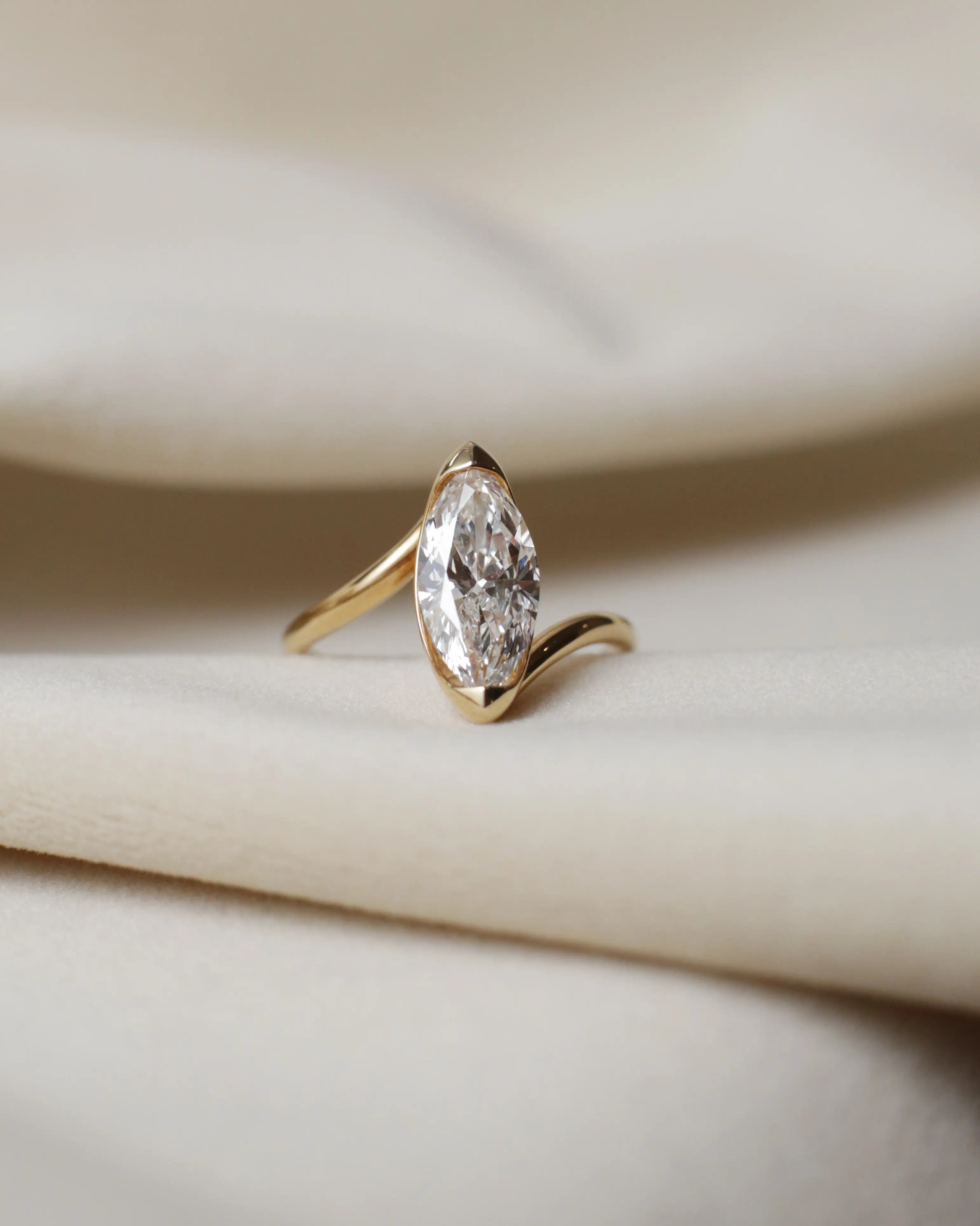 OEM/ODM/Wholesale Marquise-Cut Lab-Grown Diamond Solitaire Ring in 18K Yellow Gold | 1.508ct | Sleek Modern Design