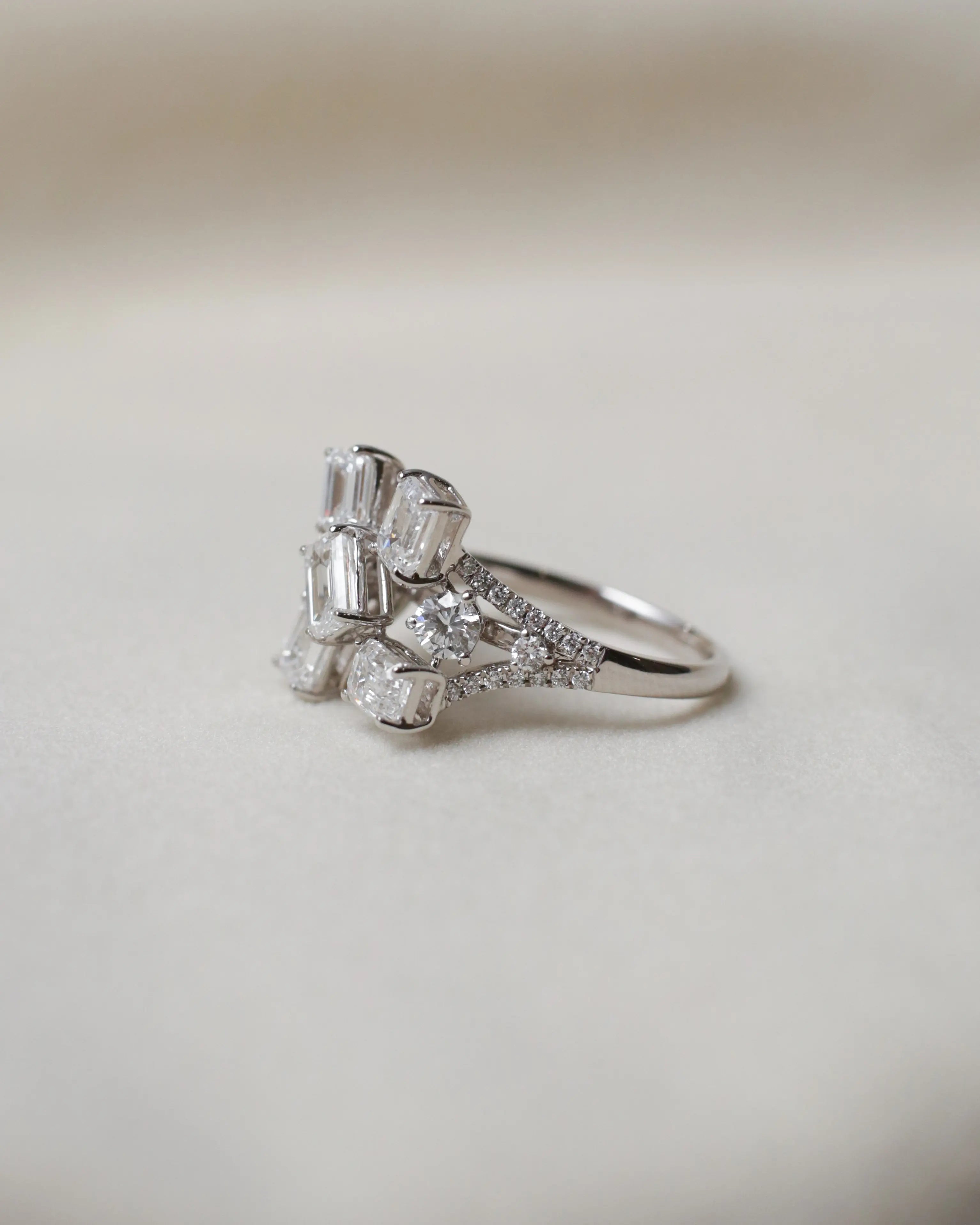 OEM/ODM/Wholesale Lab-Grown Diamond Cocktail Ring in 18K White Gold | 2.154ct Center + 0.752ct Side Stones | Cluster Design