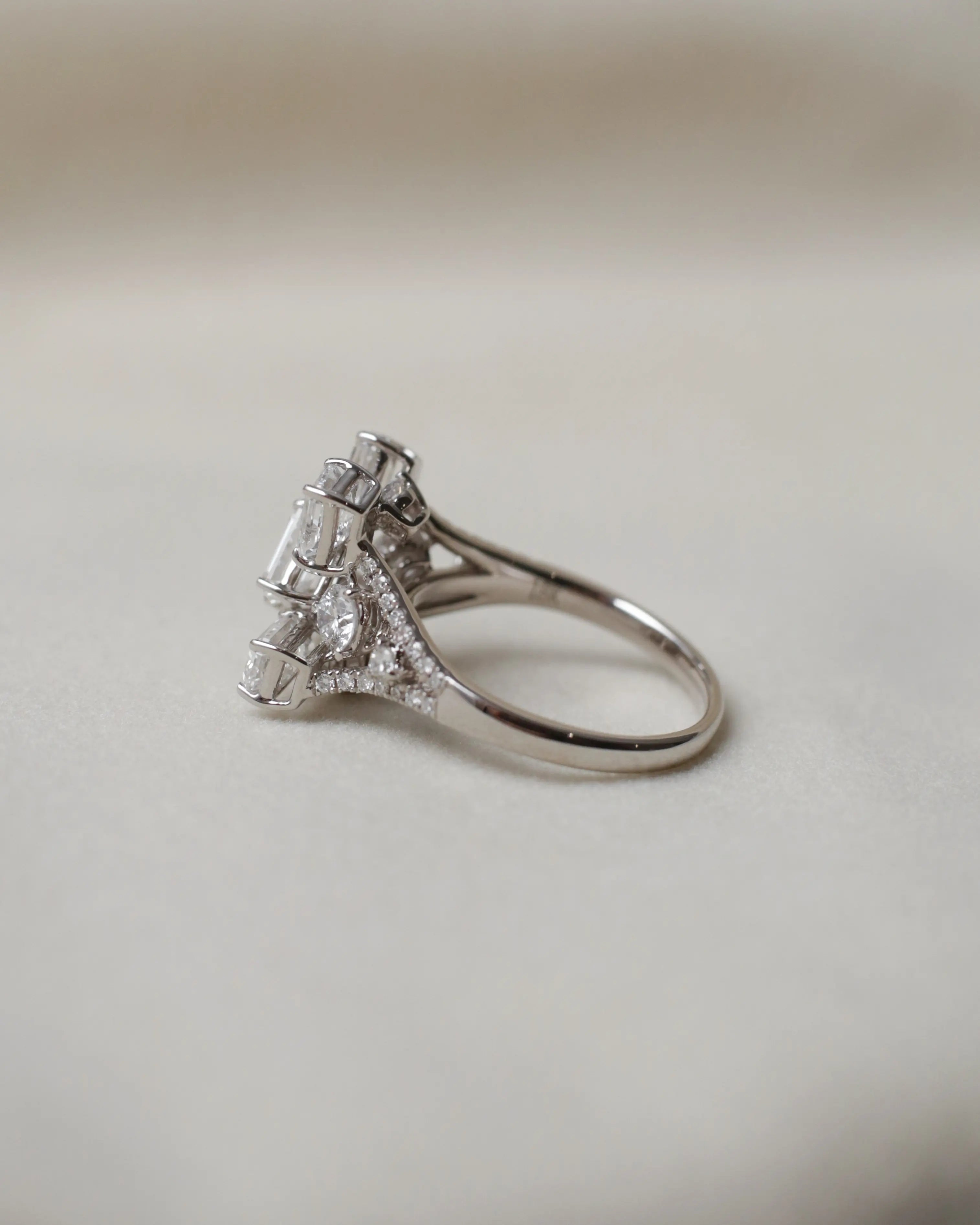 OEM/ODM/Wholesale Lab-Grown Diamond Cocktail Ring in 18K White Gold | 2.154ct Center + 0.752ct Side Stones | Cluster Design