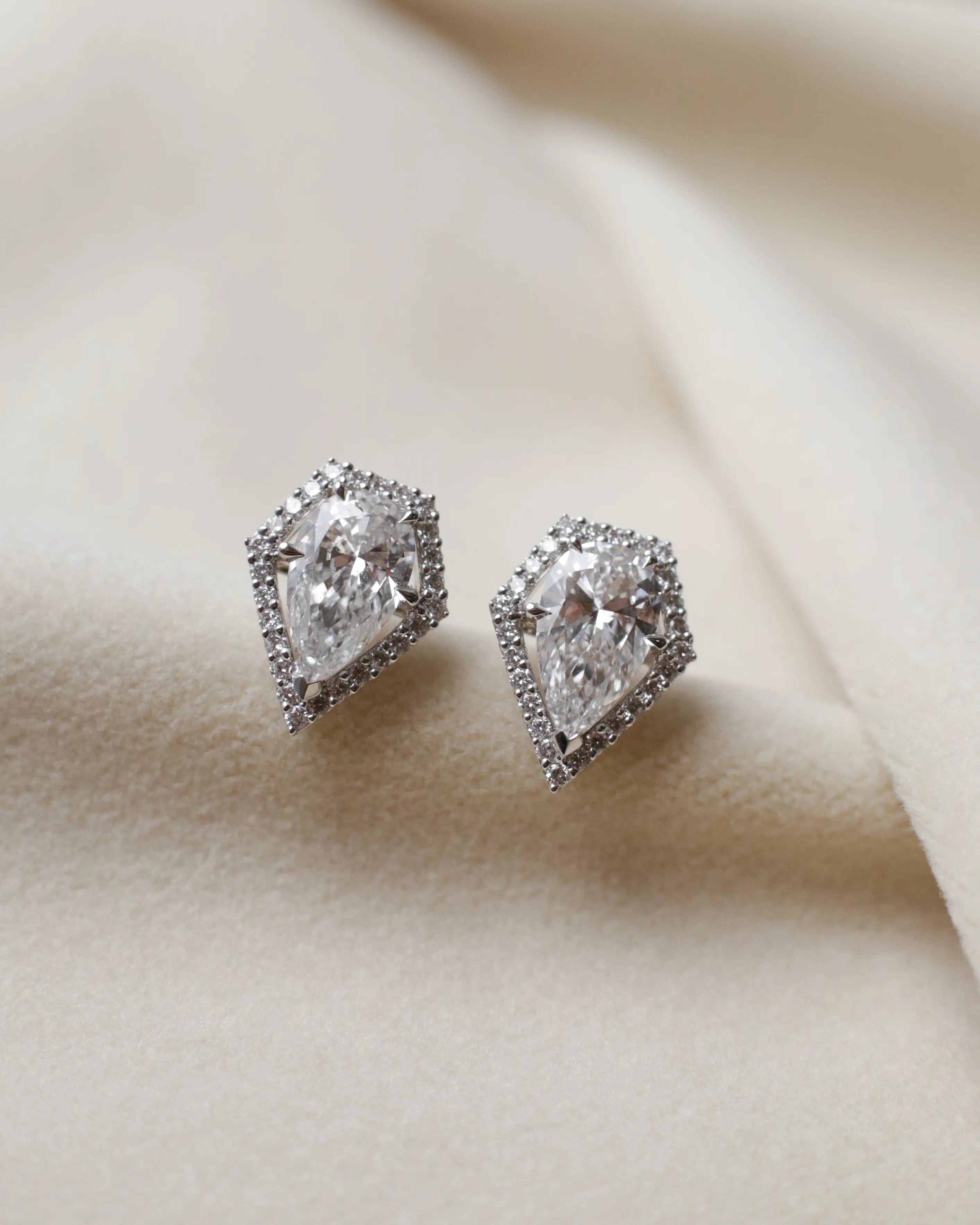 OEM/ODM/Wholesale Lab-Grown Diamond Stud Earrings in 18K White Gold | 2.03ct Pear Cut with 0.294ct Halo | Modern Halo Setting