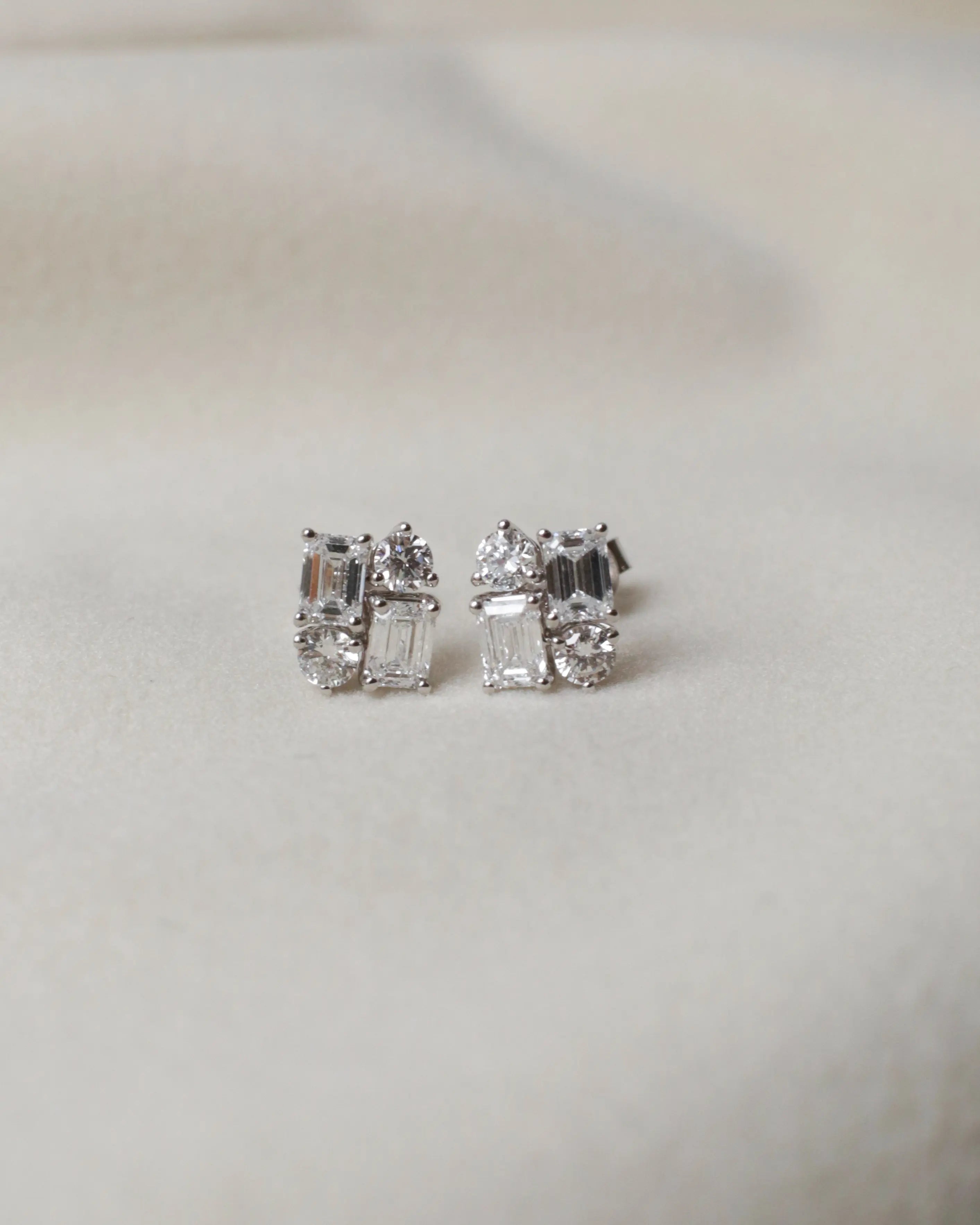 OEM/ODM/Wholesale Lab-Grown Diamond Cluster Stud Earrings in 18K White Gold | 0.849ct Center + 0.327ct Accent | Geometric Modern Design