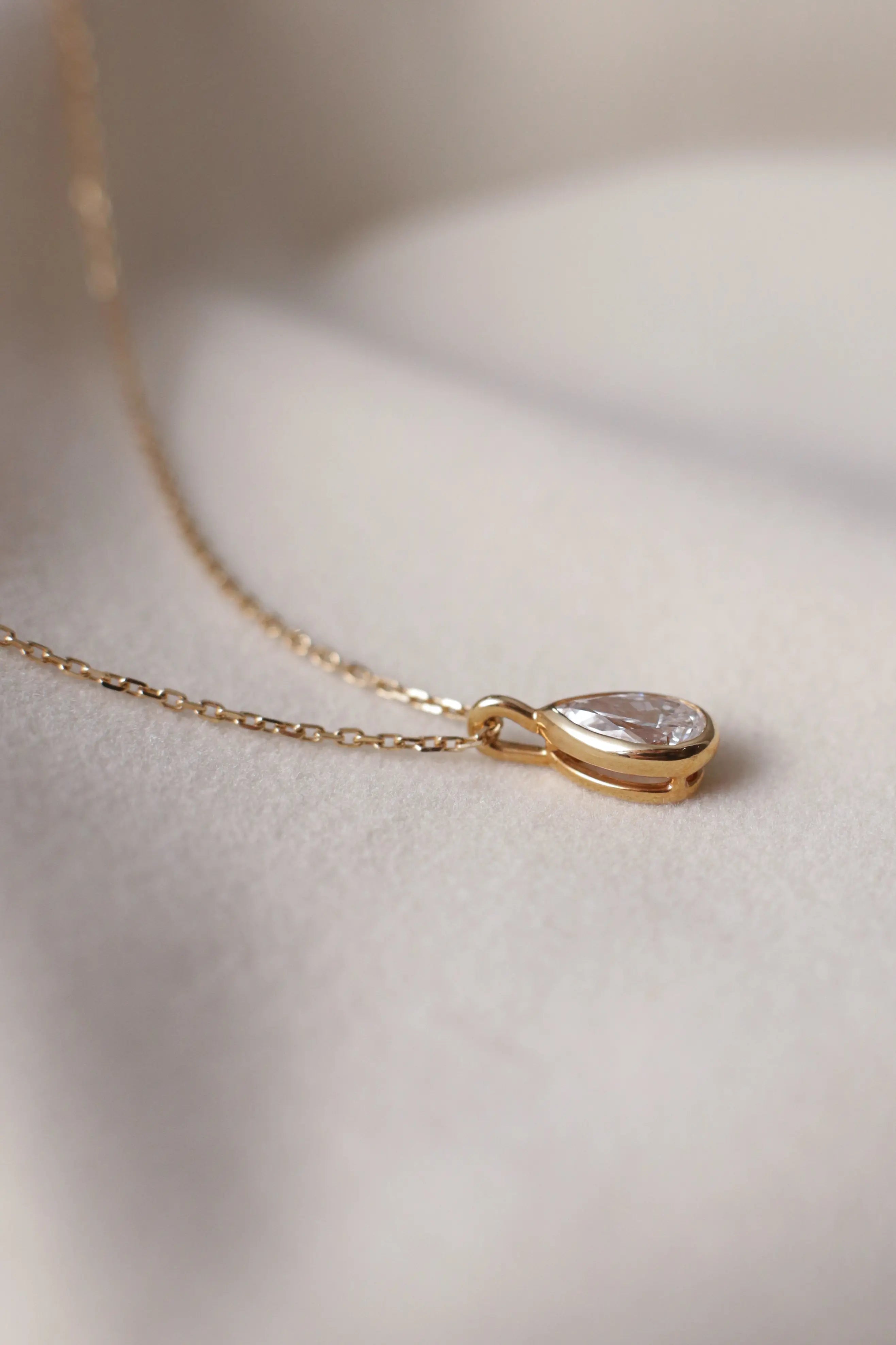 OEM / ODM / Wholesale Pear-Shaped Lab-Grown Diamond Pendant Necklace in 18K Yellow Gold | 0.578ct Center Stone | Bezel-Set Design