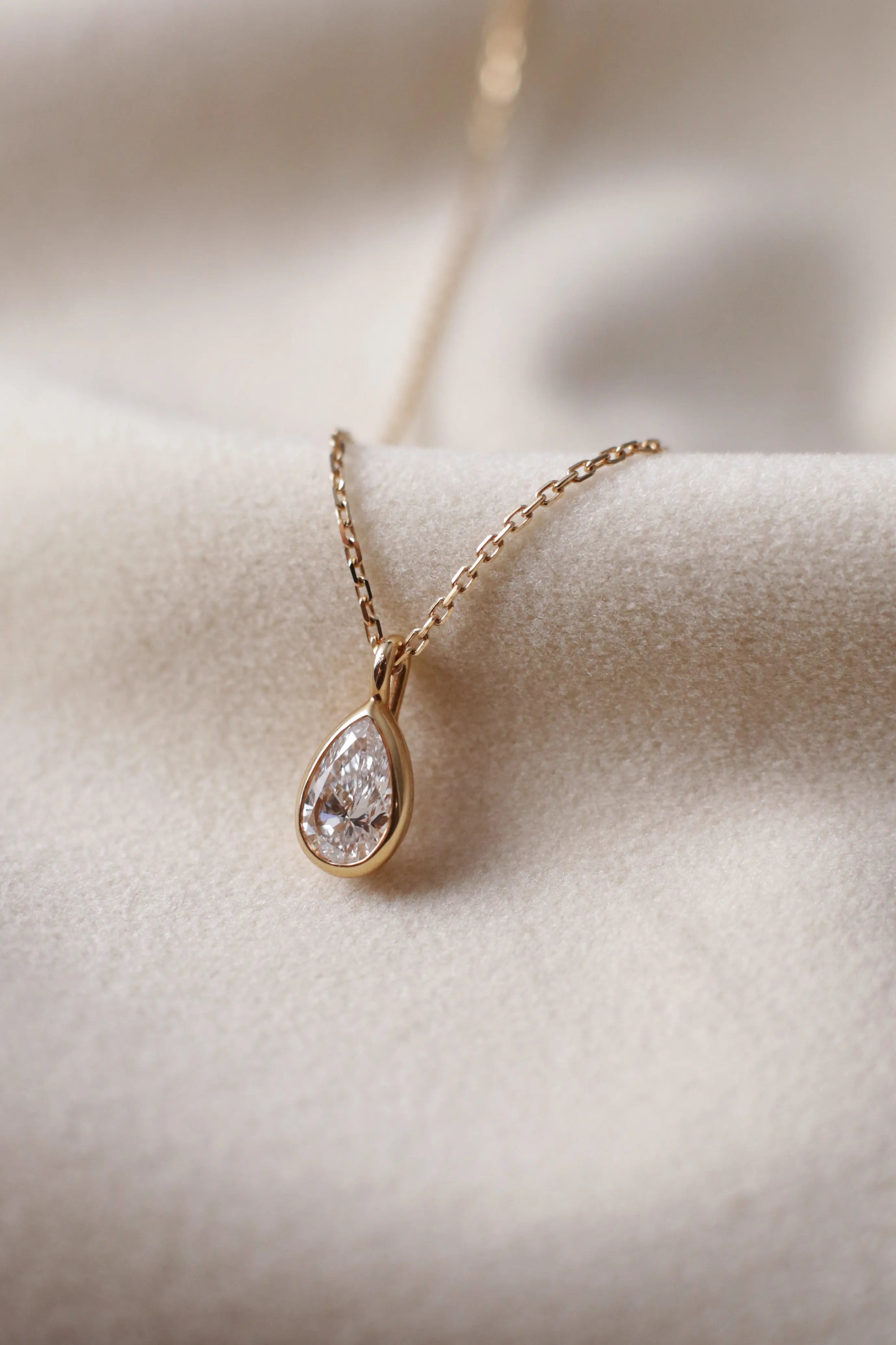 OEM / ODM / Wholesale Pear-Shaped Lab-Grown Diamond Pendant Necklace in 18K Yellow Gold | 0.578ct Center Stone | Bezel-Set Design