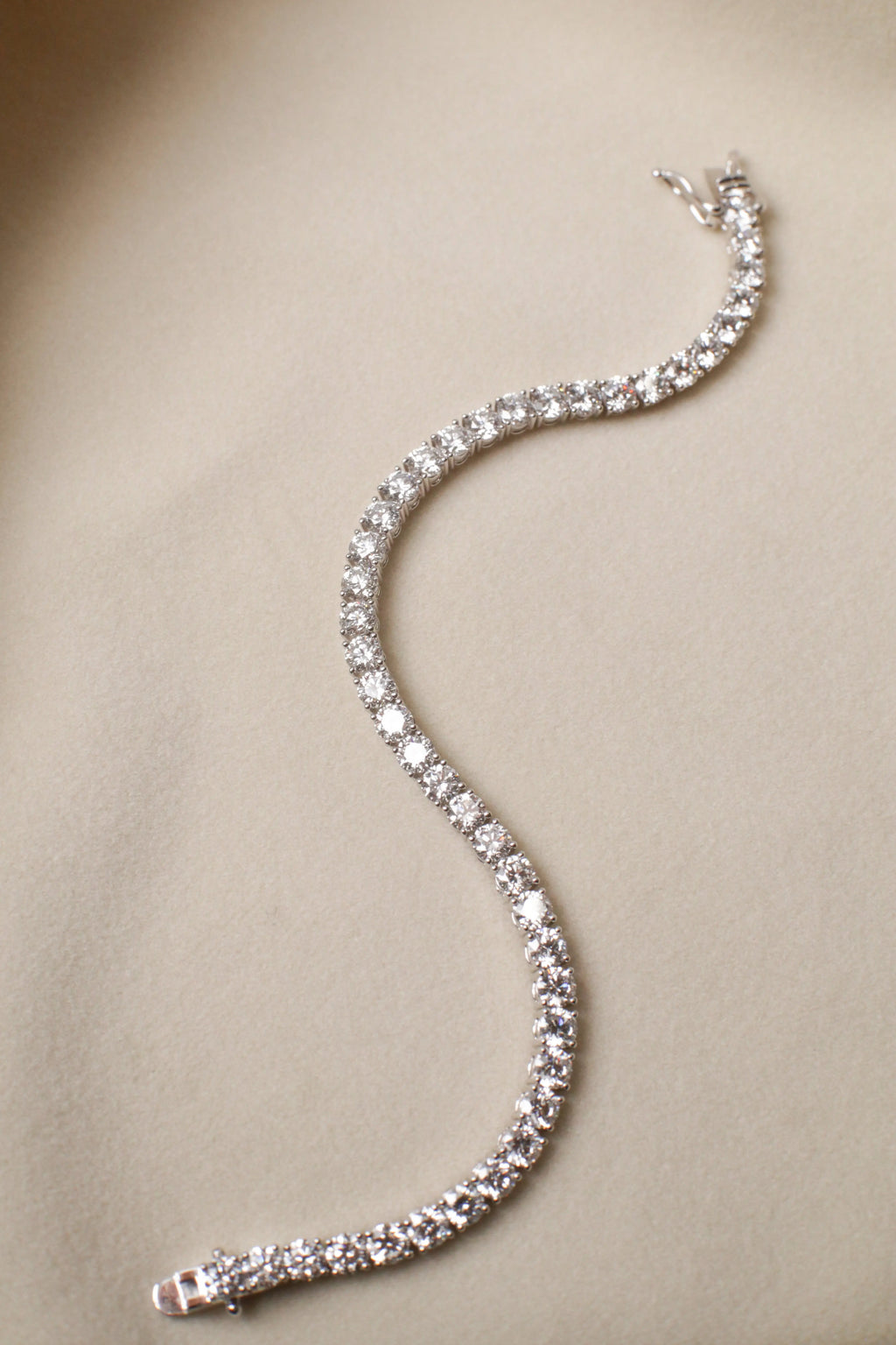 OEM/ODM/Wholesale Classic Lab-Grown Diamond Tennis Bracelet in 18K White Gold | 8.00ct | 14.2g | Timeless Luxury