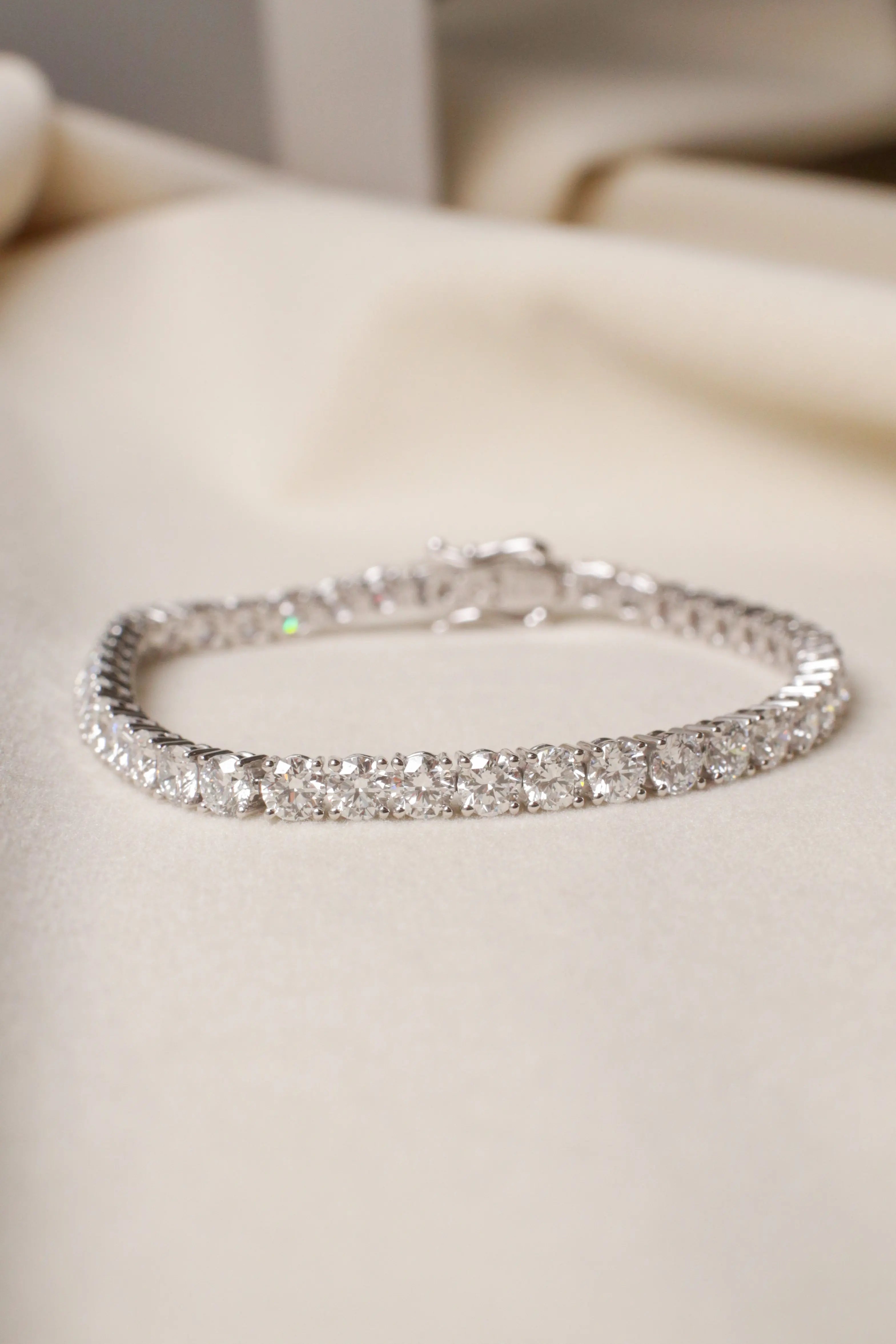OEM/ODM/Wholesale Classic Lab-Grown Diamond Tennis Bracelet in 18K White Gold | 8.00ct | 14.2g | Timeless Luxury