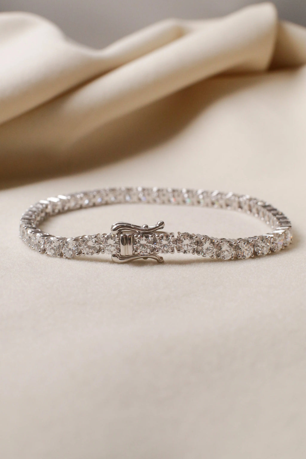 OEM/ODM/Wholesale Classic Lab-Grown Diamond Tennis Bracelet in 18K White Gold | 8.00ct | 14.2g | Timeless Luxury
